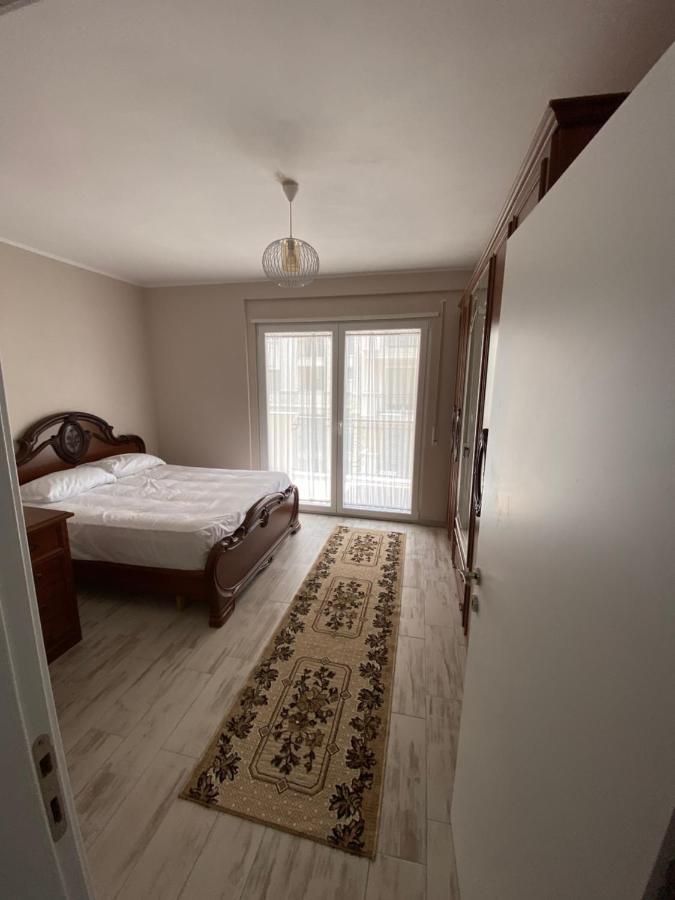 Apartment 2+1 Center Of Shkodër Esterno foto