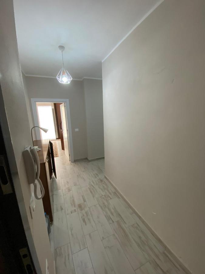 Apartment 2+1 Center Of Shkodër Esterno foto