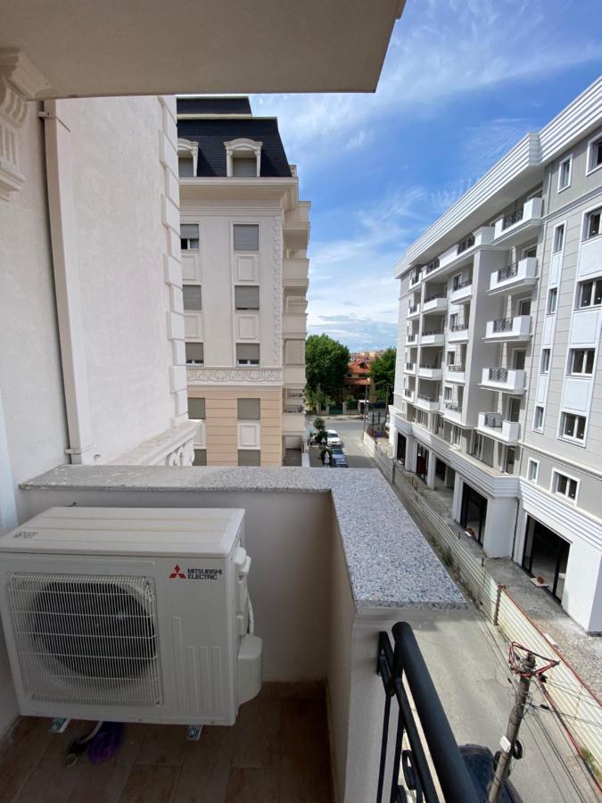 Apartment 2+1 Center Of Shkodër Esterno foto